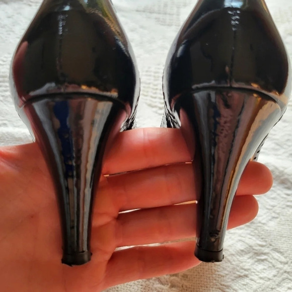 Just Capucci- Black, slip on style pointy toe heel. - Picture 9 of 11